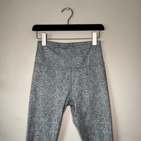 Varley Century 2.0 Tyre leggings in snakeskin print‎ S like new - Picture 4 of 10